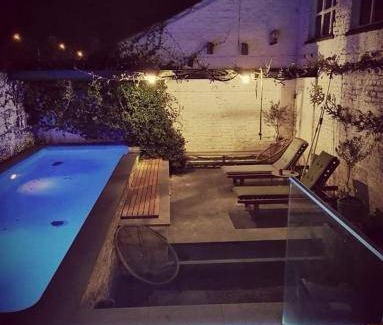 Ronse House | 200 m² House ∙ 3 bedrooms ∙ 6 guests