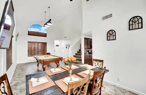 Foothills House | 200 m² House ∙ 4 bedrooms ∙ 8 guests