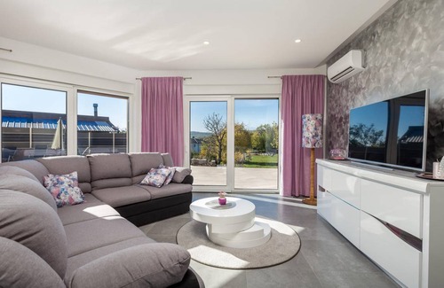 Viskovo House | 200 m² House ∙ 4 bedrooms ∙ 8 guests
