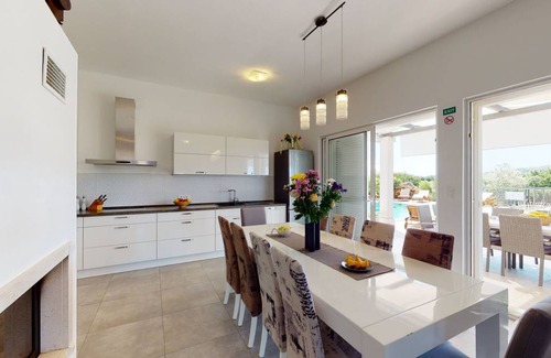 Solta House | 200 m² House ∙ 4 bedrooms ∙ 10 guests