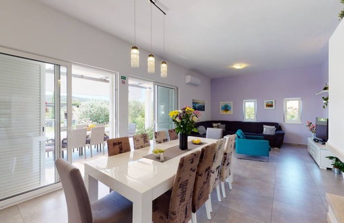 Solta House | 200 m² House ∙ 4 bedrooms ∙ 10 guests