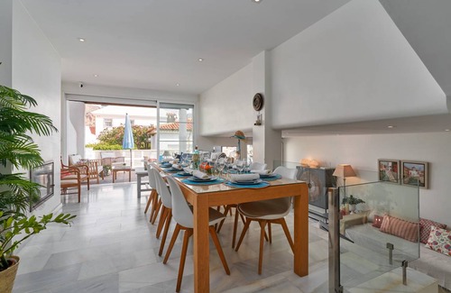 Calahonda House | 200 m² House ∙ 5 bedrooms ∙ 11 guests