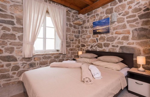 Stankovici House | 200 m² House ∙ 7 bedrooms ∙ 16 guests
