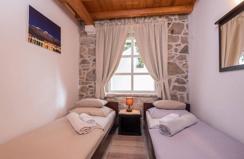 Stankovici House | 200 m² House ∙ 7 bedrooms ∙ 16 guests