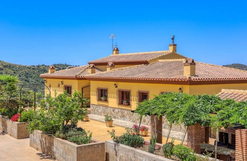 Casabermeja House | 200 m² House ∙ 7 bedrooms ∙ 14 guests