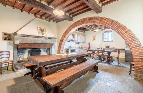 Anghiari House | 200 m² House ∙ 8 bedrooms ∙ 18 guests