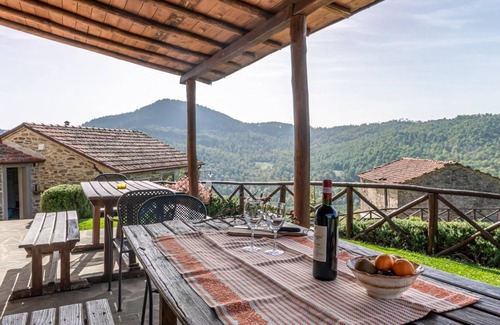 Anghiari House | 200 m² House ∙ 8 bedrooms ∙ 18 guests