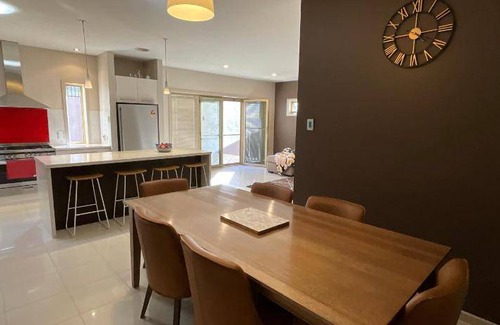 Mount Gambier House | 200 m² House ∙ 3 bedrooms ∙ 6 guests