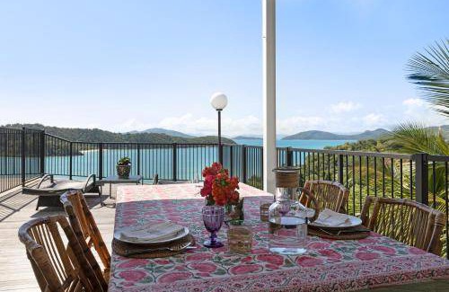 Shute Harbour House | 200 m² House ∙ 4 bedrooms ∙ 6 guests