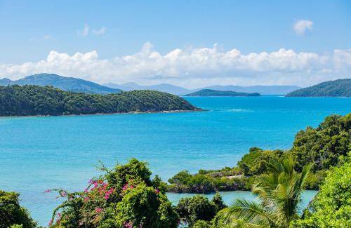 Shute Harbour House | 200 m² House ∙ 4 bedrooms ∙ 6 guests