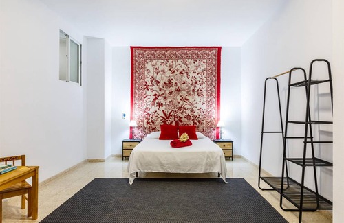 Torre del Mar House | 200 m² House ∙ 4 bedrooms ∙ 7 guests