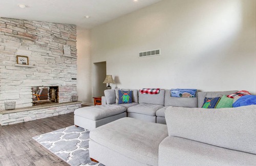 Campbellsport House | 200 m² House ∙ 4 bedrooms ∙ 12 guests