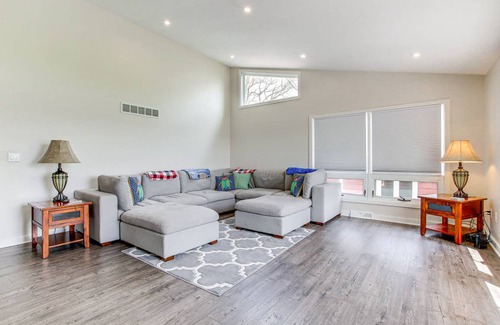 Campbellsport House | 200 m² House ∙ 4 bedrooms ∙ 12 guests