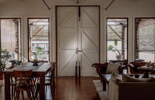 Lovedale Boat Rental | 200 m² Houseboat ∙ 2 bedrooms ∙ 12 guests