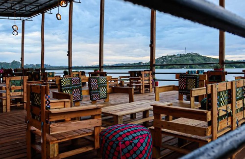 Mwanza Cabin | 200 m² Lodge ∙ 4 bedrooms ∙ 127 guests