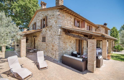 Todi House | 200 m² Maisonette ∙ 5 bedrooms ∙ 9 guests
