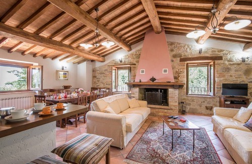 Todi House | 200 m² Maisonette ∙ 5 bedrooms ∙ 9 guests