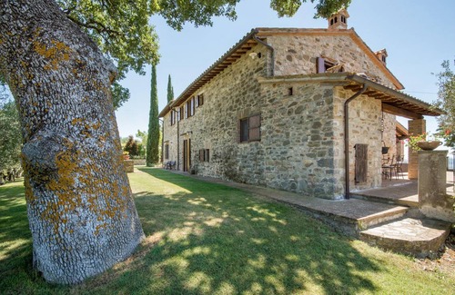 Todi House | 200 m² Maisonette ∙ 5 bedrooms ∙ 9 guests