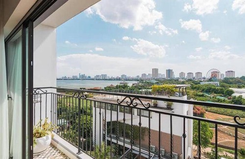Nhat Tan Apartment | 200 m² Serviced apartment ∙ 3 bedrooms ∙ 6 guests