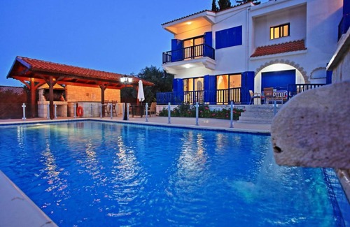 Prodromi Villa | 200 m² Villa ∙ 3 bedrooms ∙ 9 guests