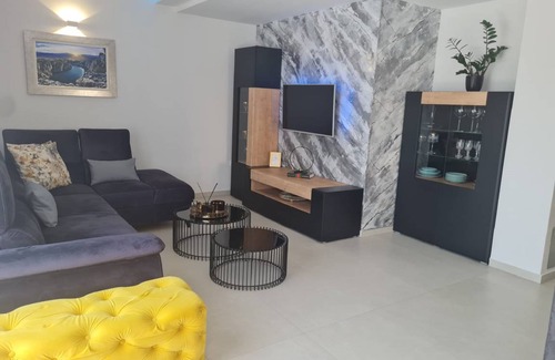 Imotski Villa | 200 m² Villa ∙ 4 bedrooms ∙ 10 guests