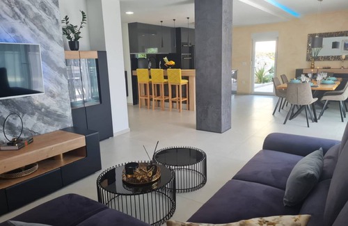Imotski Villa | 200 m² Villa ∙ 4 bedrooms ∙ 10 guests