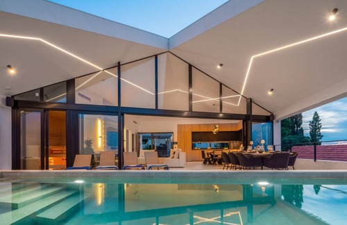 Sutivan Villa | 200 m² Villa ∙ 4 bedrooms ∙ 8 guests