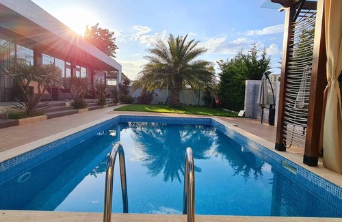 Batumi Villa | 200 m² Villa ∙ 4 bedrooms ∙ 10 guests