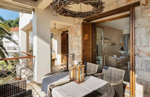 Metamorfosi Villa | 200 m² Villa ∙ 6 bedrooms ∙ 12 guests