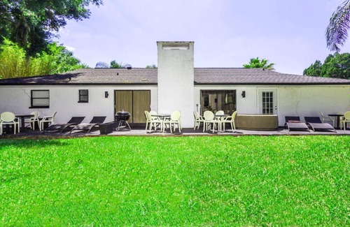 Saddlebrook Villa | 200 m² Villa ∙ 6 bedrooms ∙ 16 guests