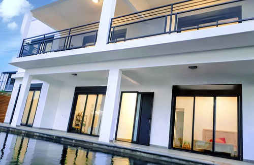 La Possession Villa | 200 m² Villa ∙ 5 bedrooms ∙ 10 guests