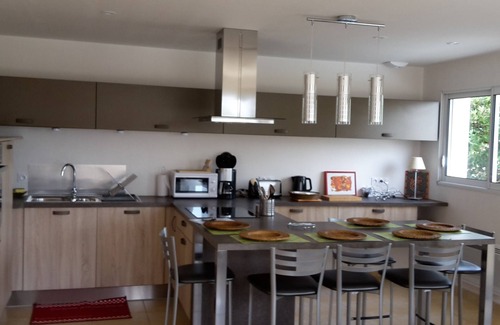 Penmarch House | 200 meters from PORS CARN beach, new 3-star single storey house