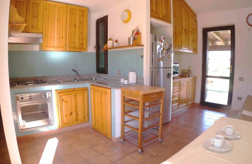 Costa Rei Villa | 200 meters from the sea, sleeps 4. BBQ, outdoor shower. Discounted ship prices