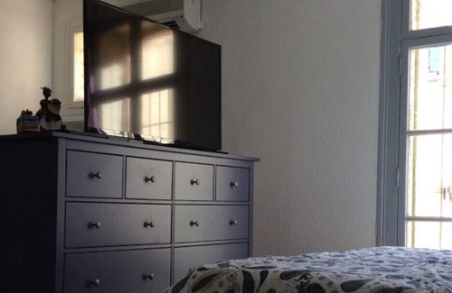La Gare Condo | 200 meters from the TGV station Small fully furnished loft!