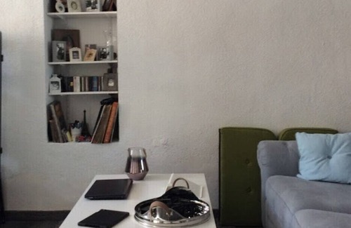 La Gare Condo | 200 meters from the TGV station Small fully furnished loft!