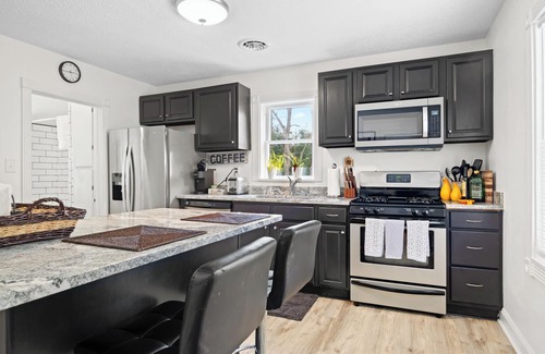 Miller Southside House | 200 Yards to Lane Stadium Green Street