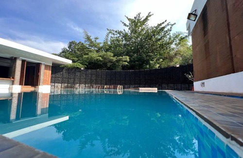Auroville Villa | 2000 m² Villa ∙ 3 bedrooms ∙ 10 guests