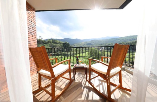 Quoc Oai Villa | 2000 m² Villa ∙ 7 bedrooms ∙ 30 guests