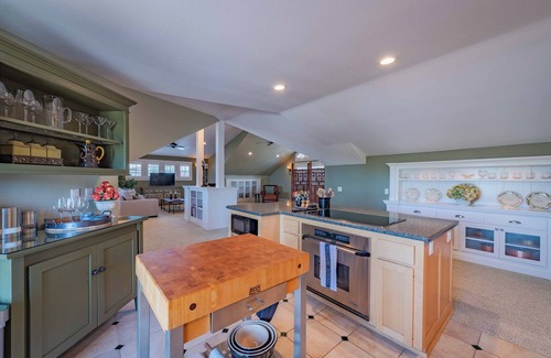 Paso Robles House | 2000 sf Downtown, 1BR loft, gourmet kitchen, great entertaining.