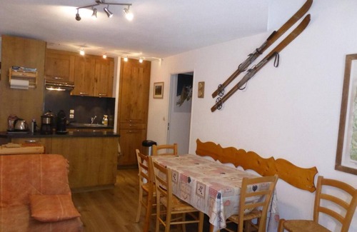 Les Contamines-Montjoie Apartment | 200m from ski lifts, 1st floor, balcony, parking, tv, ski locker, 50m², Les Contamines-Montjoie