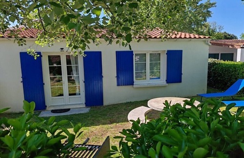 Saint-Pierre-d'Oleron House | 200m from the sea: house for 4 people with swimming pool and garden