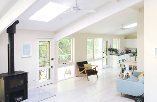 Pearl Beach House | 200m from Pearl Beach, totally private, yet close to everything