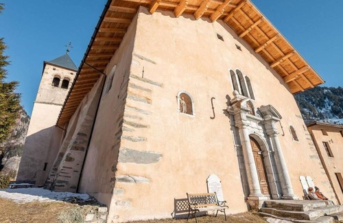 Champagny-en-Vanoise Apartment | 200m from resort center, 3rd floor, balcony, fireplace or stove, parking, tv, ski locker, 54m²