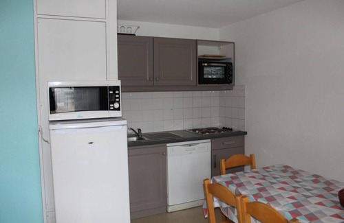 Saint-Etienne-en-Devoluy Apartment | 200m from resort center, 4th floor, balcony, tv, ski locker, 48m², Superdévoluy