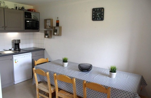 Saint-Etienne-en-Devoluy Apartment | 200m from resort center, 4th floor, balcony, tv, ski locker, 48m², Superdévoluy