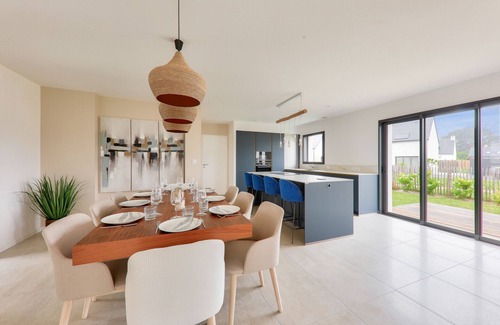 Saint-Philibert Ski Chalet | 200m from the beach, large house for 10