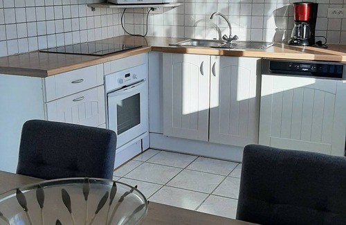 Cancale Apartment | 200m from the beach : Cancale - apartment 2/3 pers - terrace and sea view