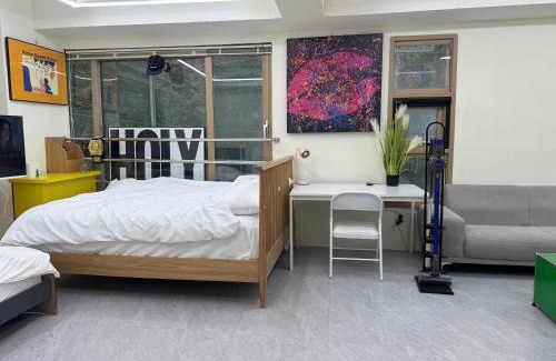 Seongsu Apartment | 201, Atelier Seongsu Riverside Loft Cherry Blossom Road Han River airport bus
