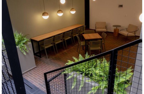 Laureles - Estadio Apartment | 201 Circular supreme, 500mb, AC y 2coworking