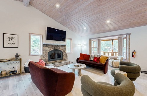 Eagle Mountain Estates Cabin | 201 m² Cabin ∙ 4 bedrooms ∙ 11 guests